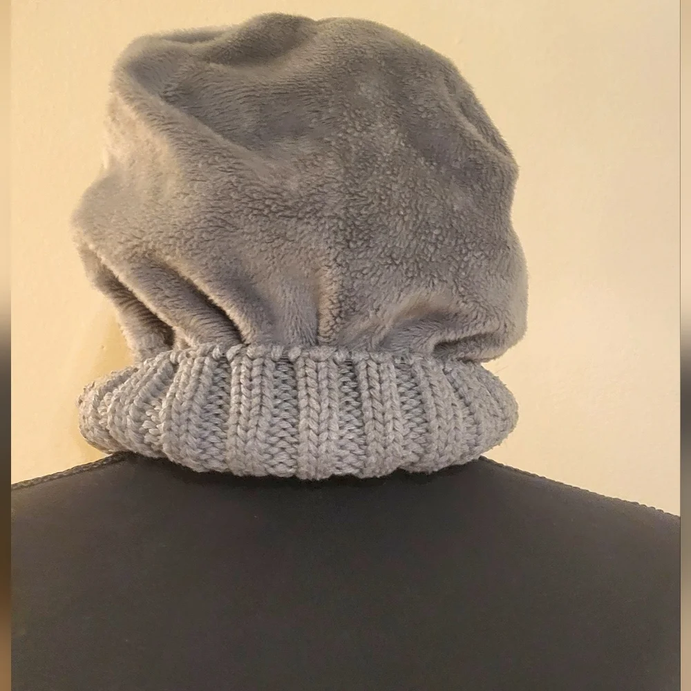 Time and Tru‎ Gray Knit Puffy Beanie W/Warm Fleece Inrlterior (One Size)